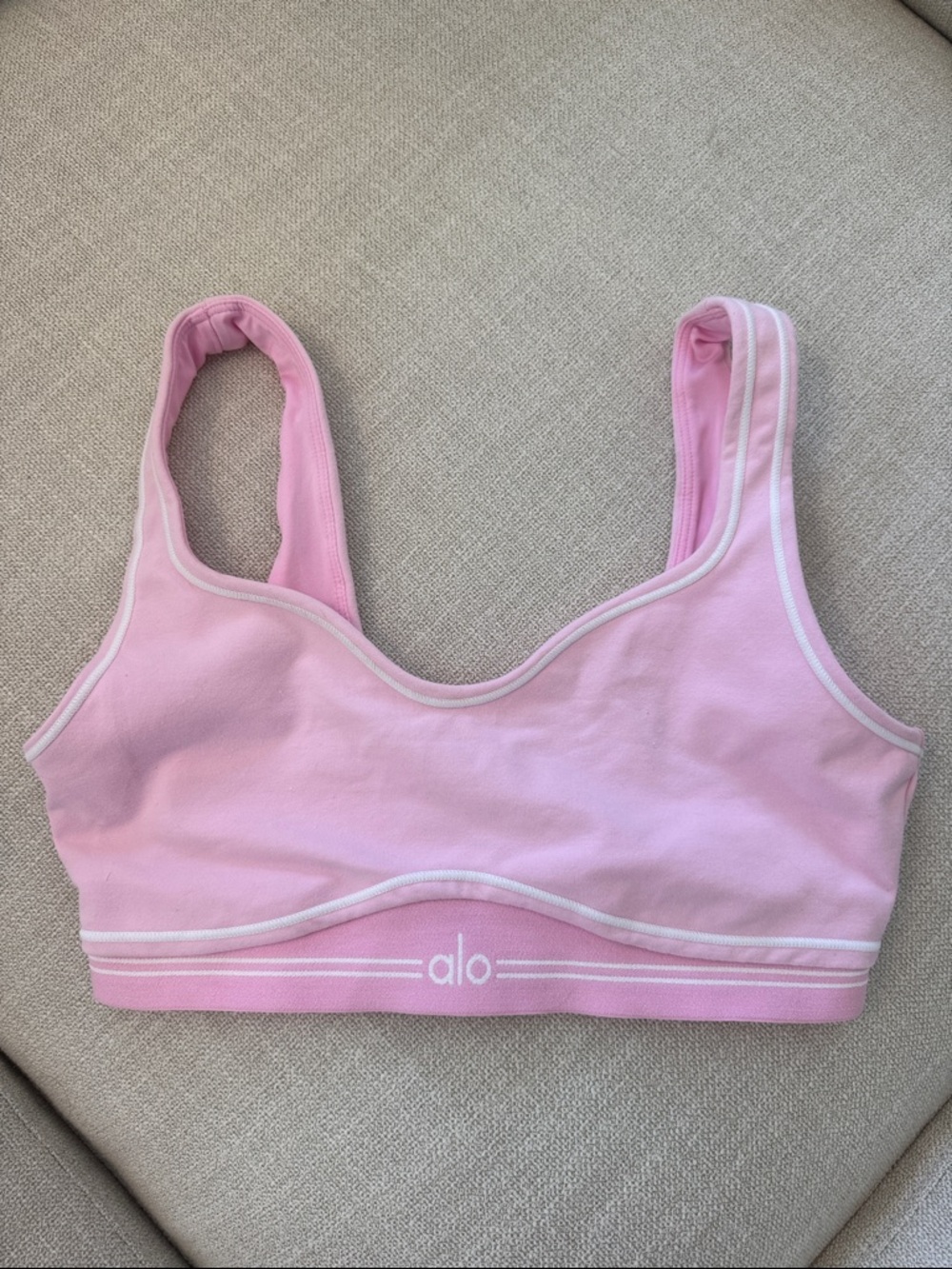 Alo Yoga Heart Throb Bra – Sweet Pink – Rare Sold Out Color – Size Small
